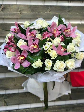 Букет цветов из: Розы и Хризантемы в Ногликах