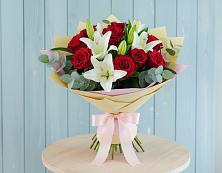 Букет цветов из:  Лилии и Розы в Ногликах