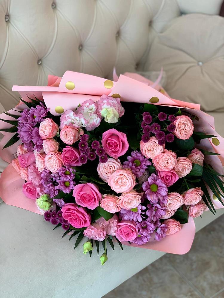 Букет цветов из: Хризантемы, Розы и Лизиантусы в Ногликах