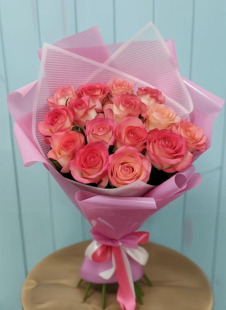 Букет 15 Розовых роз Равель в Ногликах