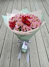 Букет цветов из:  Альстромерии в Ногликах