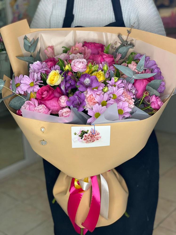 Букет цветов из: Хризантемы, Гвоздики и Альстромерии в Ногликах