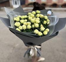 Букет Белые кустовые розы Солинеро в Ногликах