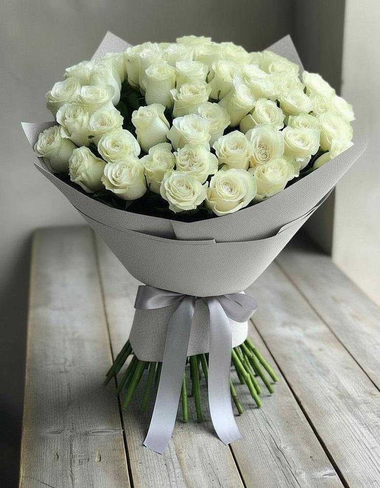 Букет 35 Белых роз в Ногликах