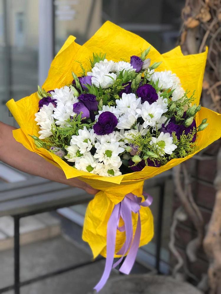 Букет цветов из: Ирисы, Хризантемы и Ромашки в Ногликах