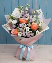 Букет цветов из:  Лизиантусы, Розы, Альстромерии и Гипсофила в Ногликах