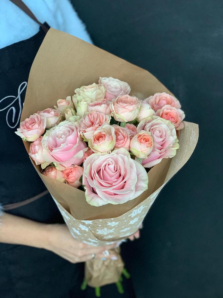 Букет цветов из: Хризантемы и Розы в Ногликах