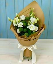 Букет цветов из:  Хризантемы и Лизиантусы в Ногликах