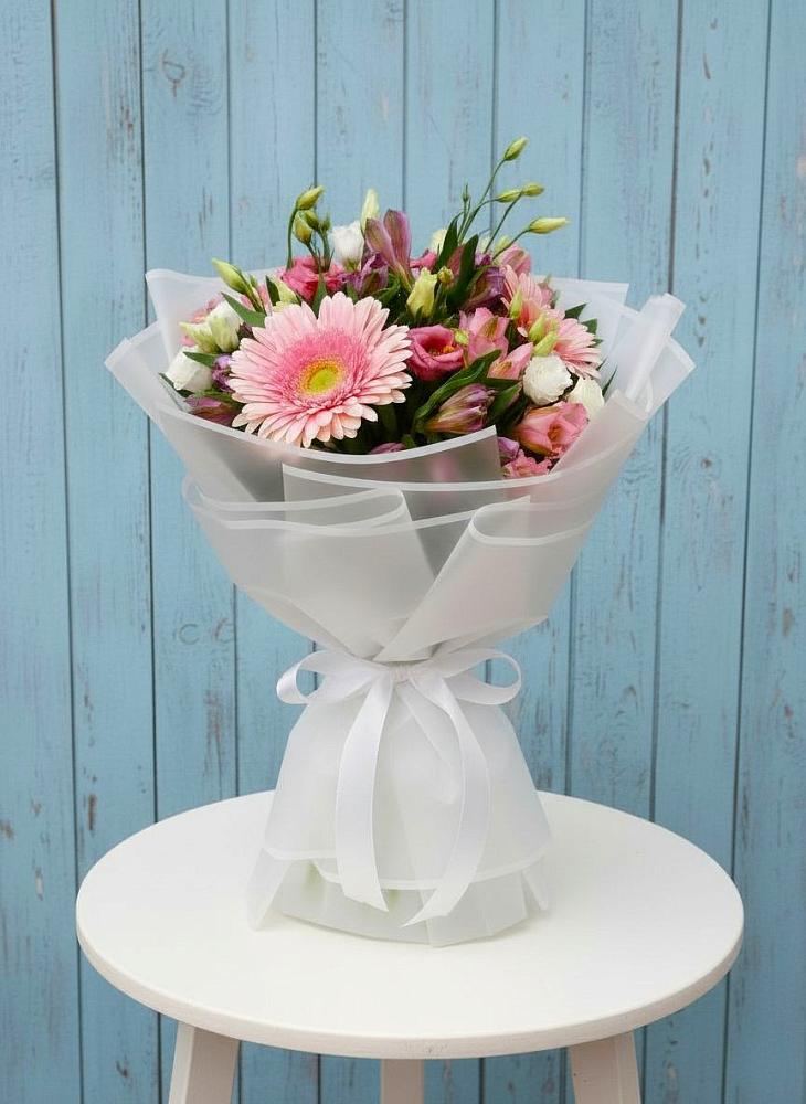 Букет цветов из: Герберы, Альстромерии и Лизиантусы в Ногликах