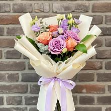 Букет цветов из:  Лизиантусы и Розы в Ногликах