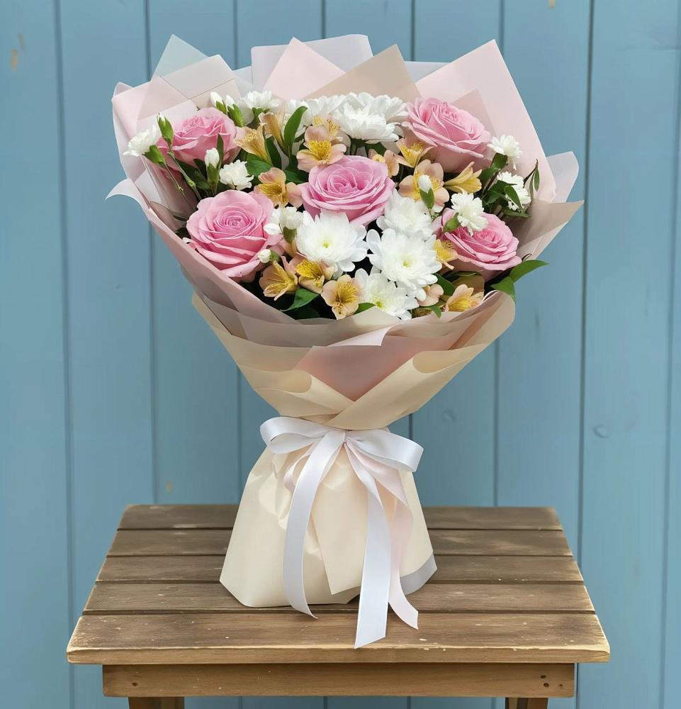 Букет цветов из: Гвоздики, Орхидеи и Розы в Ногликах