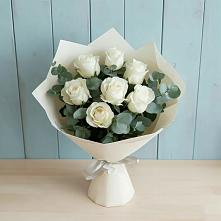 Букет Белые розы в Эвкалипте в Ногликах