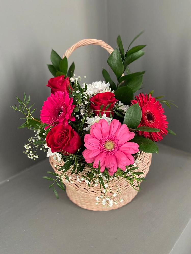 Цветочная композиция из Розы, Хризантемы и Герберы в корзине в Ногликах