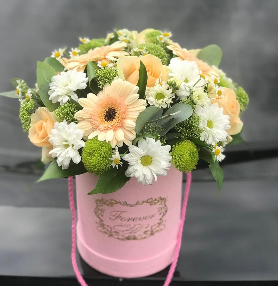 Цветочная композиция из Розы, Герберы и Хризантемы в шляпной коробке в Ногликах