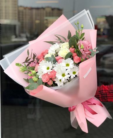 Букет цветов из: Розы, Лизиантусы и Хризантемы в Ногликах