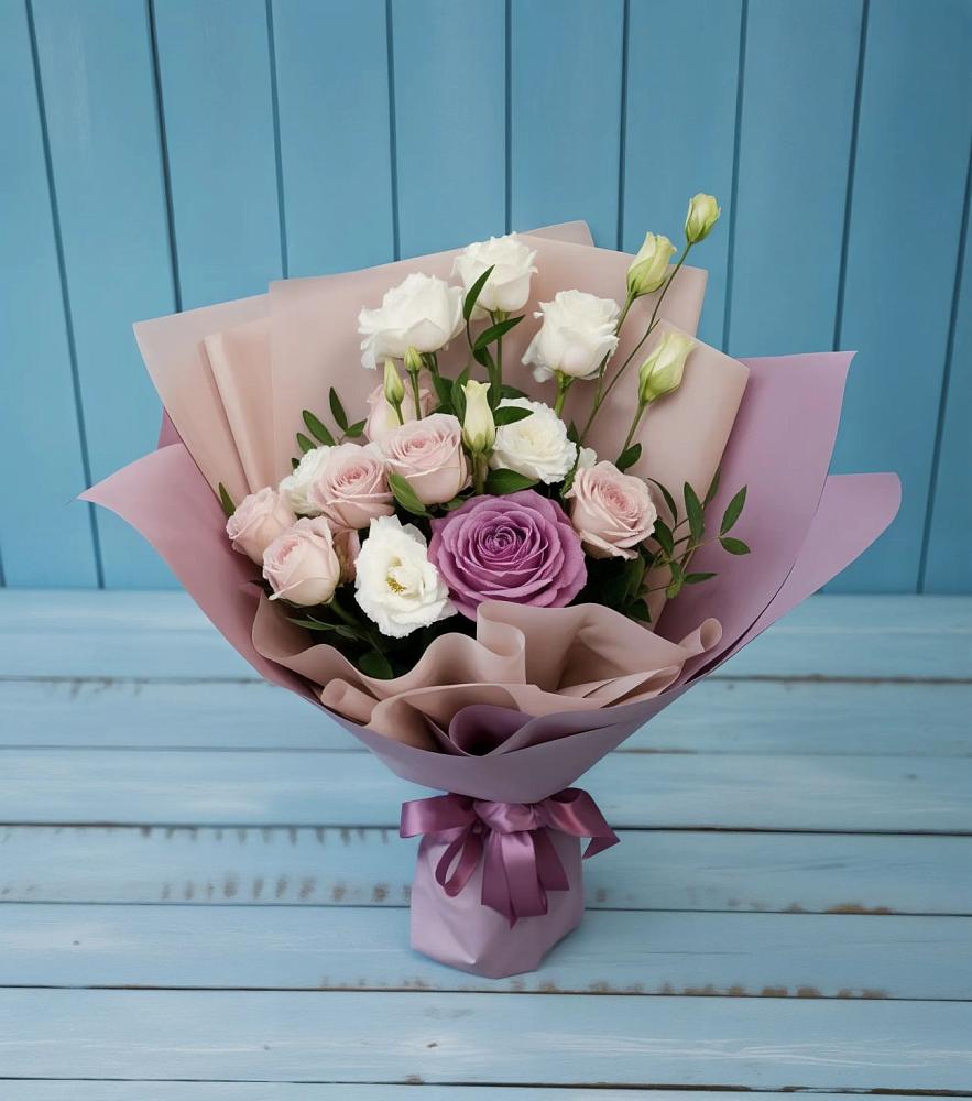 Букет цветов из: Розы и Лизиантусы в Ногликах